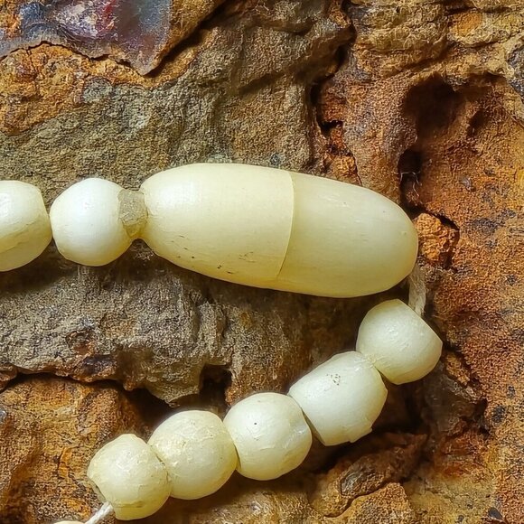 Vtg Hand-Carved Celluloid Elephant Pendant 20" Necklace Barrel Clasp 40s Jewelry - Picture 3 of 10